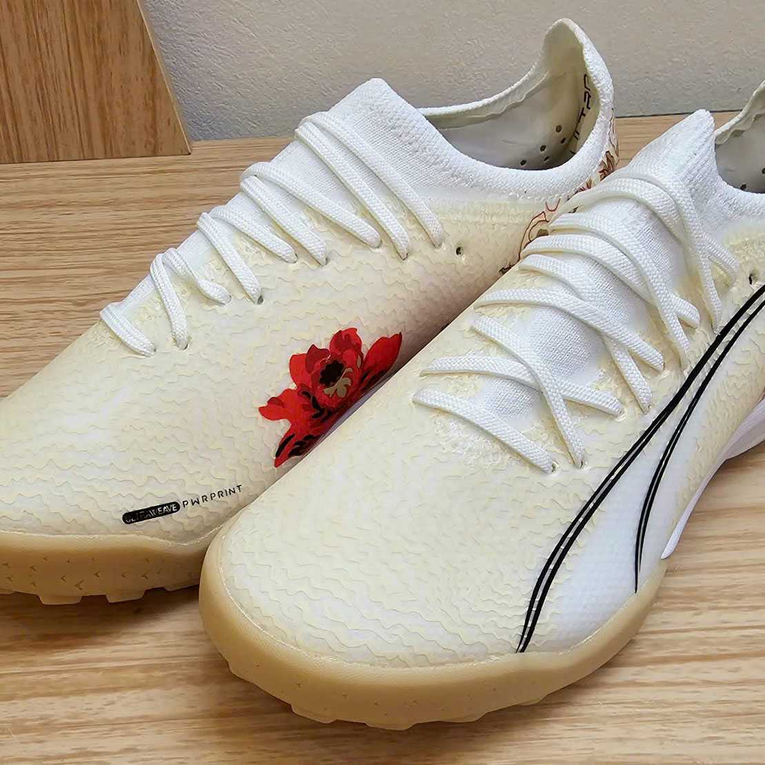 Giày bóng đá sân cỏ nhân tạo Puma Ultra Ultimate Liberty TF trắng vàng hoạ tiết in hoa Rep 11 1