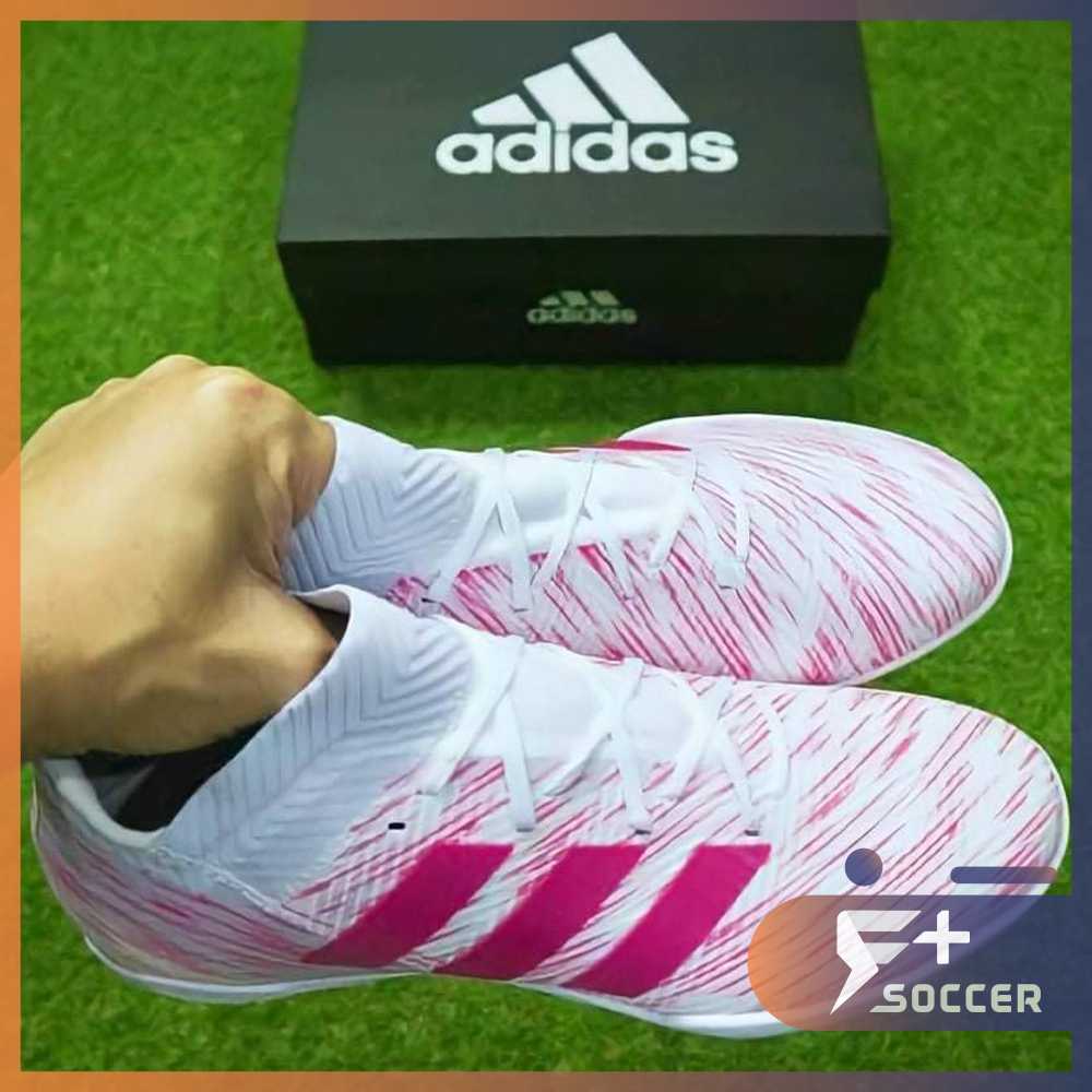 Giày đá bóng sân cỏ nhân tạo Adidas Nemeziz 18.1 FG Trắng vạch hồng 1