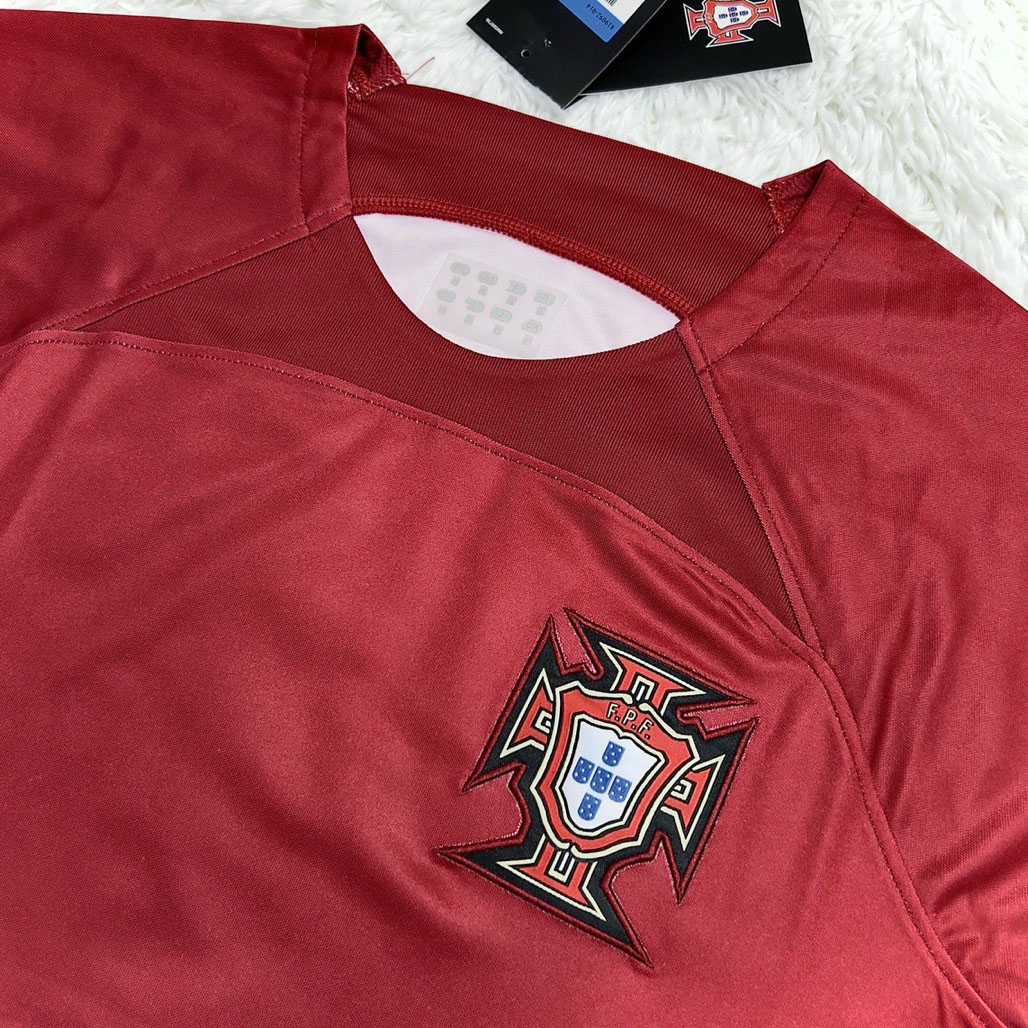 Bộ quần áo đá banh đội tuyển bóng đá Bồ Đào Nha World Cup 2022 xanh đỏ vải thái mịn logo thêu 4