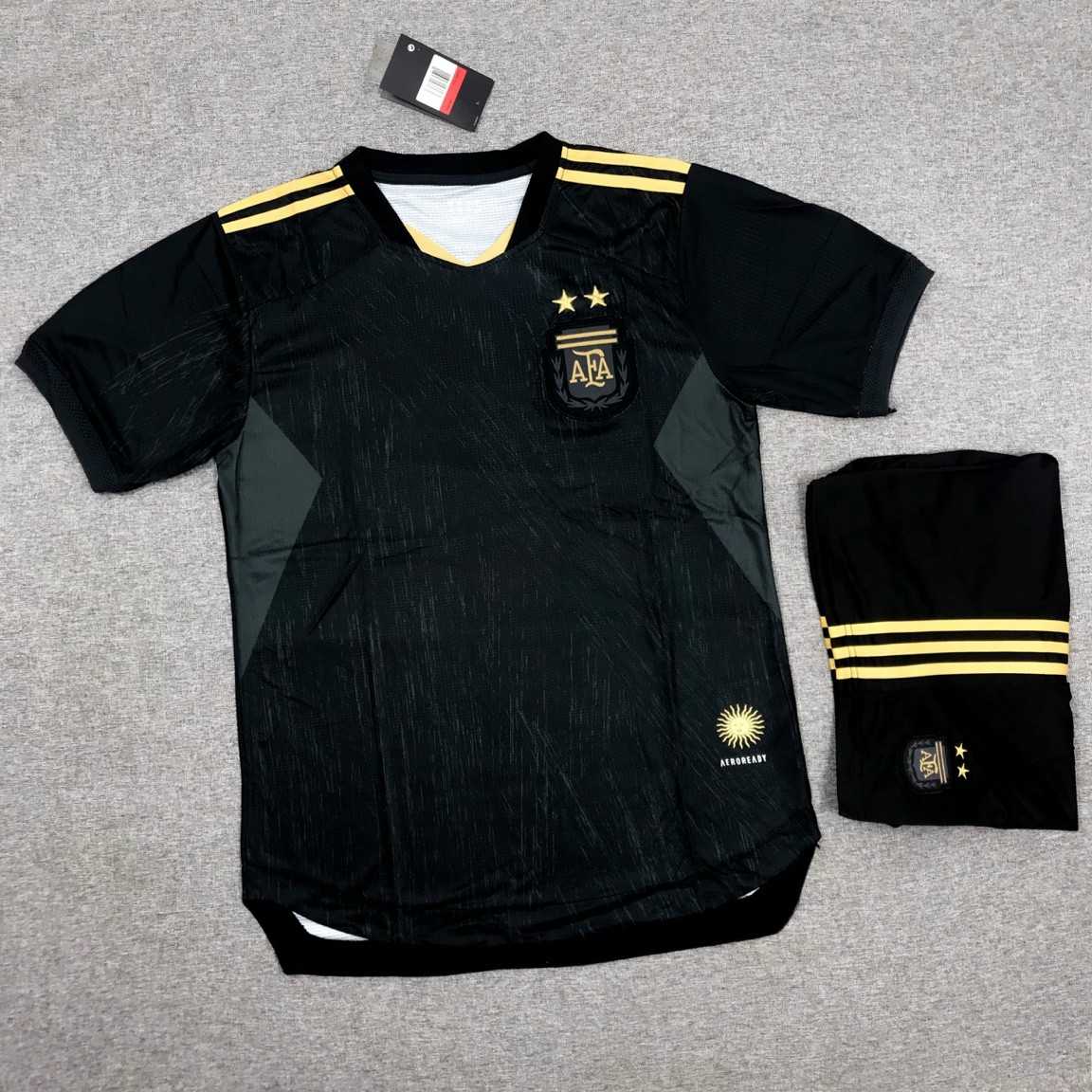 Bộ quần áo đá bóng phiên bản kỷ niệm đội tuyển Argentina jersey màu full đen 2022 2023 1