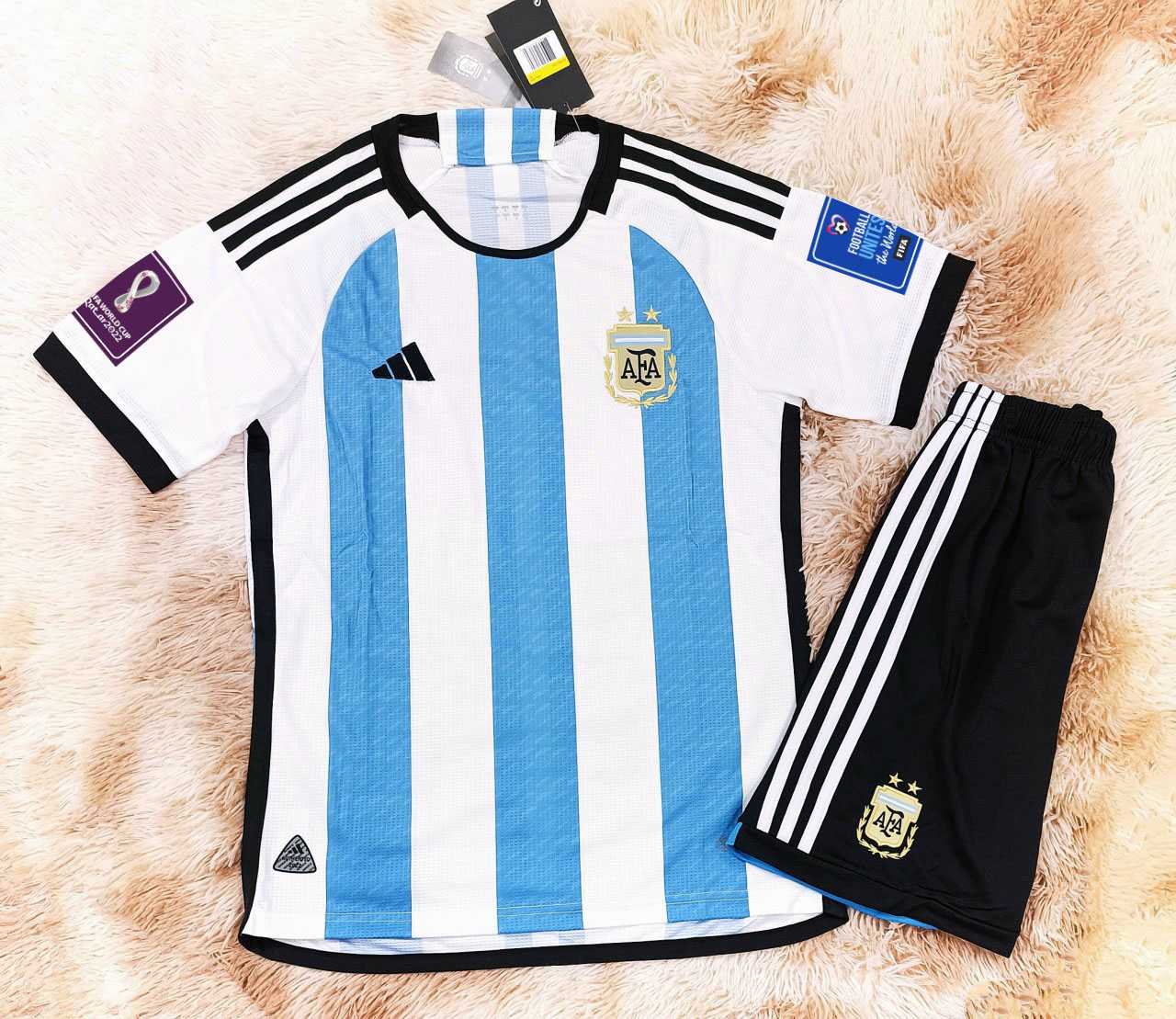Bộ quần áo đá banh đội tuyển bóng đá Argentina jersey vô địch world cup 2022 xanh trắng in messi 1