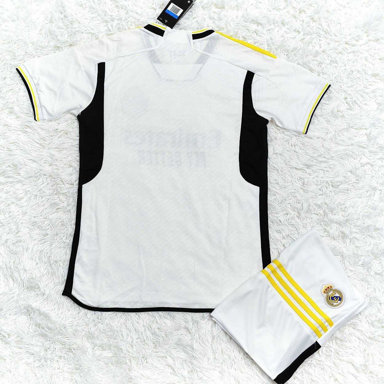 Bộ quần áo đá banh clb bóng đá Real Madrid MFC trắng vàng cổ trái tim logo thêu jersey 23 24 1